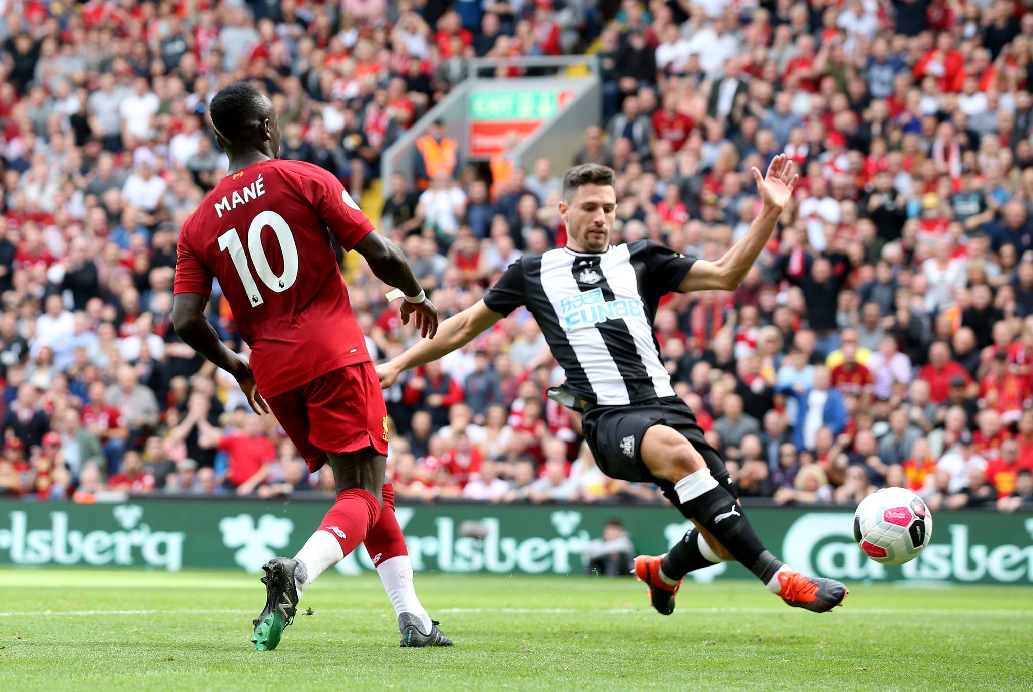 他不仅在场 他不仅在场