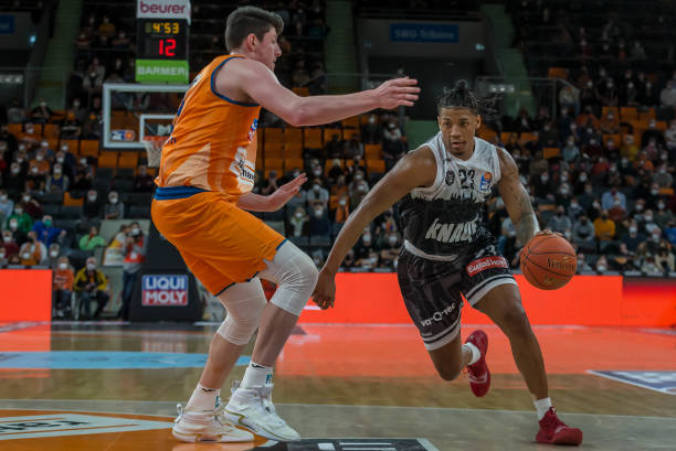 沿用类似策 沿用类似策